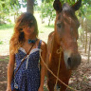 Meet your Posher, Courtney